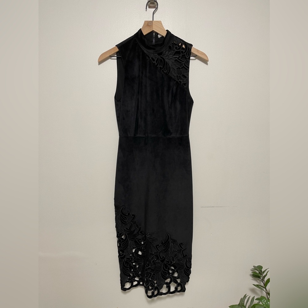 ALICE + OLIVIA Kiana Velvet Midi dress